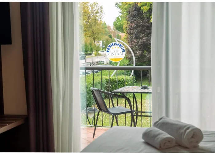 Yachting Hotel Mistral